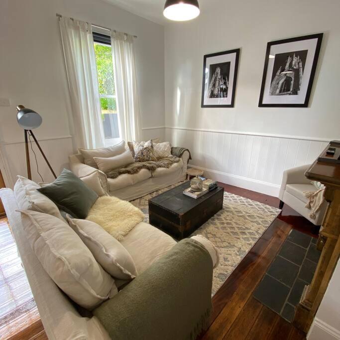 Charming Cottage Nestled In Prime Location Launceston Exterior photo