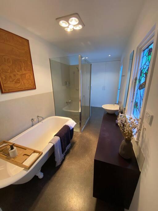 Charming Cottage Nestled In Prime Location Launceston Exterior photo